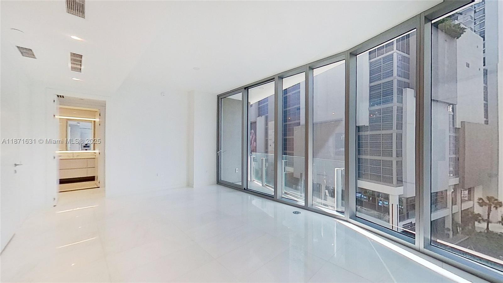 300 BISCAYNE BLVD WAY COND - Residential