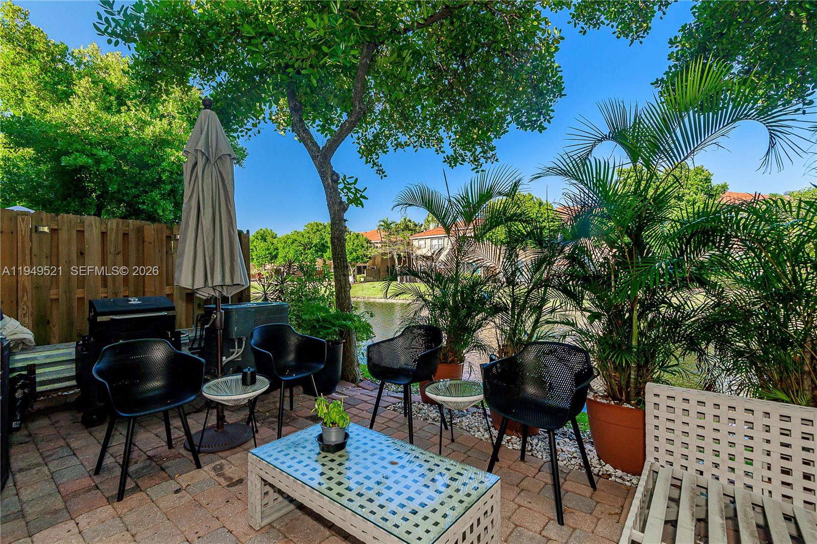 **SPACIOUS 2 BEDROOM PLUS DEN TOWNHOUSE LOCATED RIGHT ON THE RUNNING LAGOON OFFERING EXTRA PRIVACY AND TRANQUILITY**UNIT IS TENANT OCCUPIED FOR THE PAST 14 YEARS PAYING 2300 PER MONTH until APRIL AND WILL STAY OR LEAVE DEPENDING ON THE NEW OWNERS PREFERENCE. GATED SECURITY, JUUST MINUTES FROM THE FT LAUD AIRPORT, MAJOR HIGHWAYS, BEACH AND MORE...**PS. ONLY CASH OFFER WILL BE CONSIDERED**