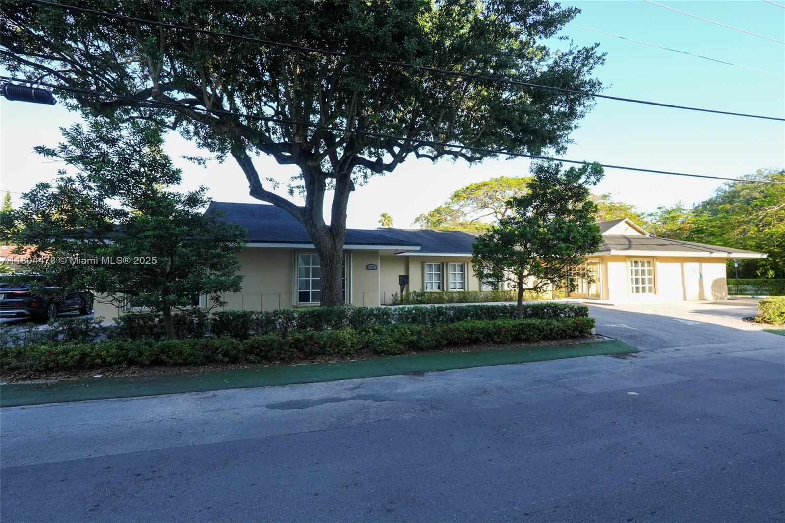 Prime Free-Standing Commercial Building on S. Dixie Highway – High Visibility & Exceptional Location
Take advantage of this rare opportunity to own a free-standing commercial building near the highly trafficked S. Dixie Highway, offering outstanding exposure with an estimated 32,000 vehicles passing daily on the southbound lanes. Strategically situated near the Palmetto Expressway, this property ensures excellent connectivity and convenience for both clients and staff. Boasting a total of 2,700 square feet building and site features ample on-site parking with 12 designated spaces at the front and side of the building, allowing for a wide range of potential uses including professional office space, an accounting firm, real estate brokerage, or professional establishment.