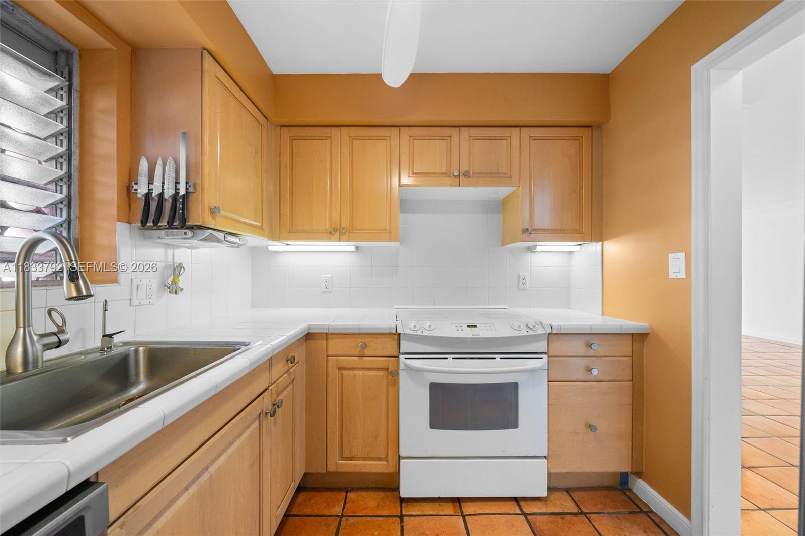 RIVIERA TOWERS CO-OP - Residential