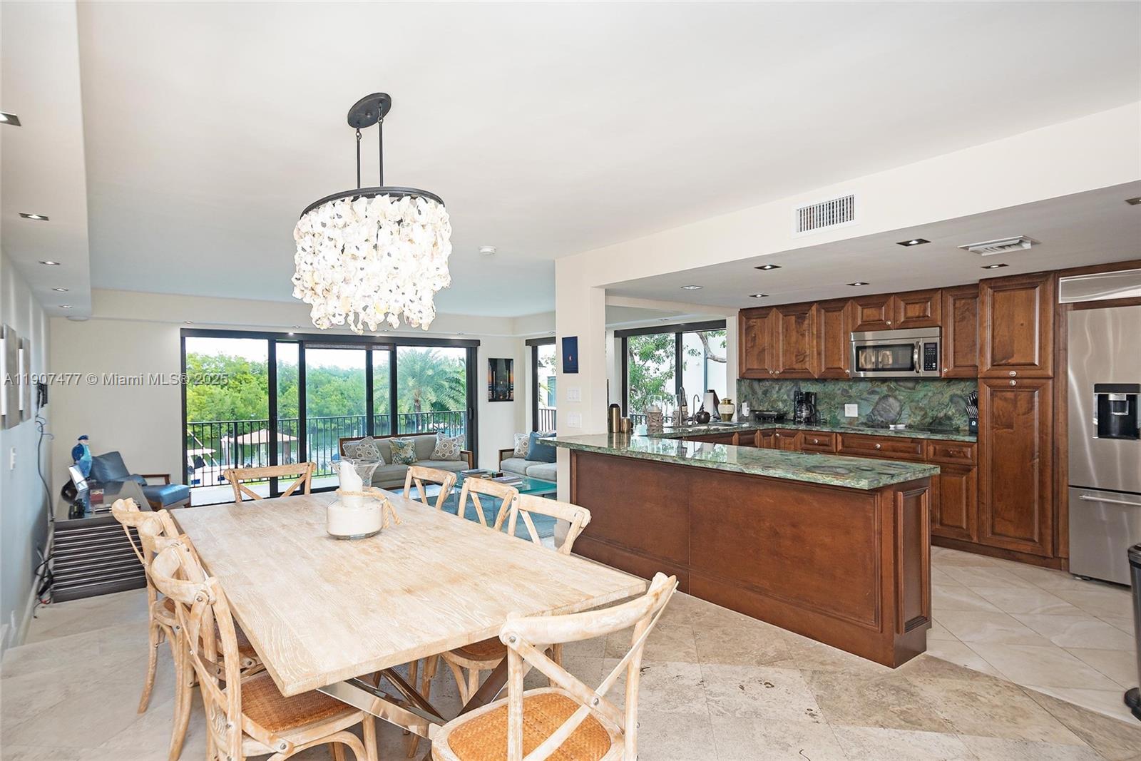 ROYAL HARBOUR YACHT CLUB - Residential