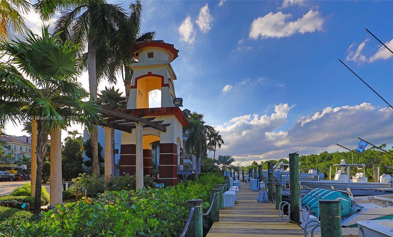 ROYAL HARBOUR YACHT CLUB - Residential