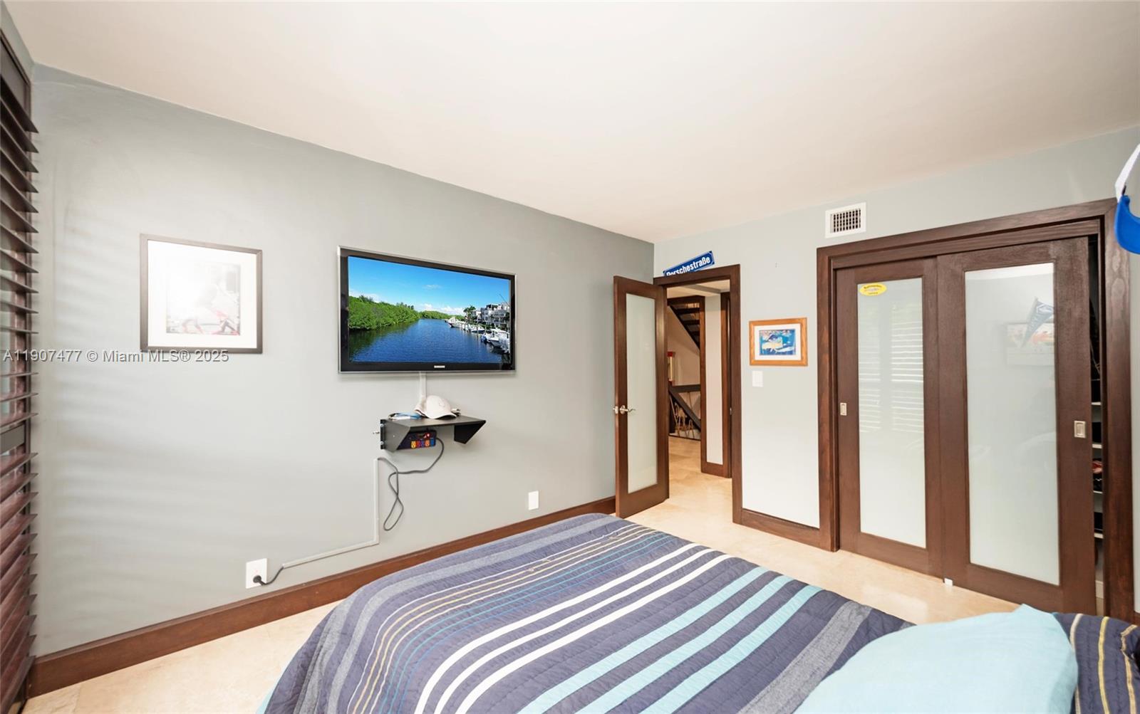 ROYAL HARBOUR YACHT CLUB - Residential