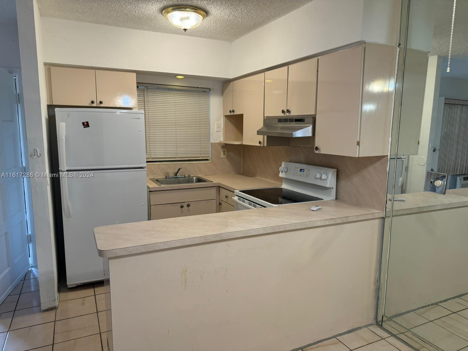 GREAT 1/1 CONDO AT THE SANS SOUCI COMMUNITY, NEAR TO WHOLE FOOD, LA FITNESS, RESTAURANTS AND MORE! VERY CENTRALY LOCATED

AS IS PROPERTY