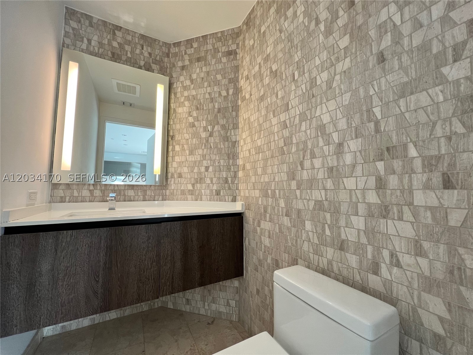 REACH CONDO - Residential Lease