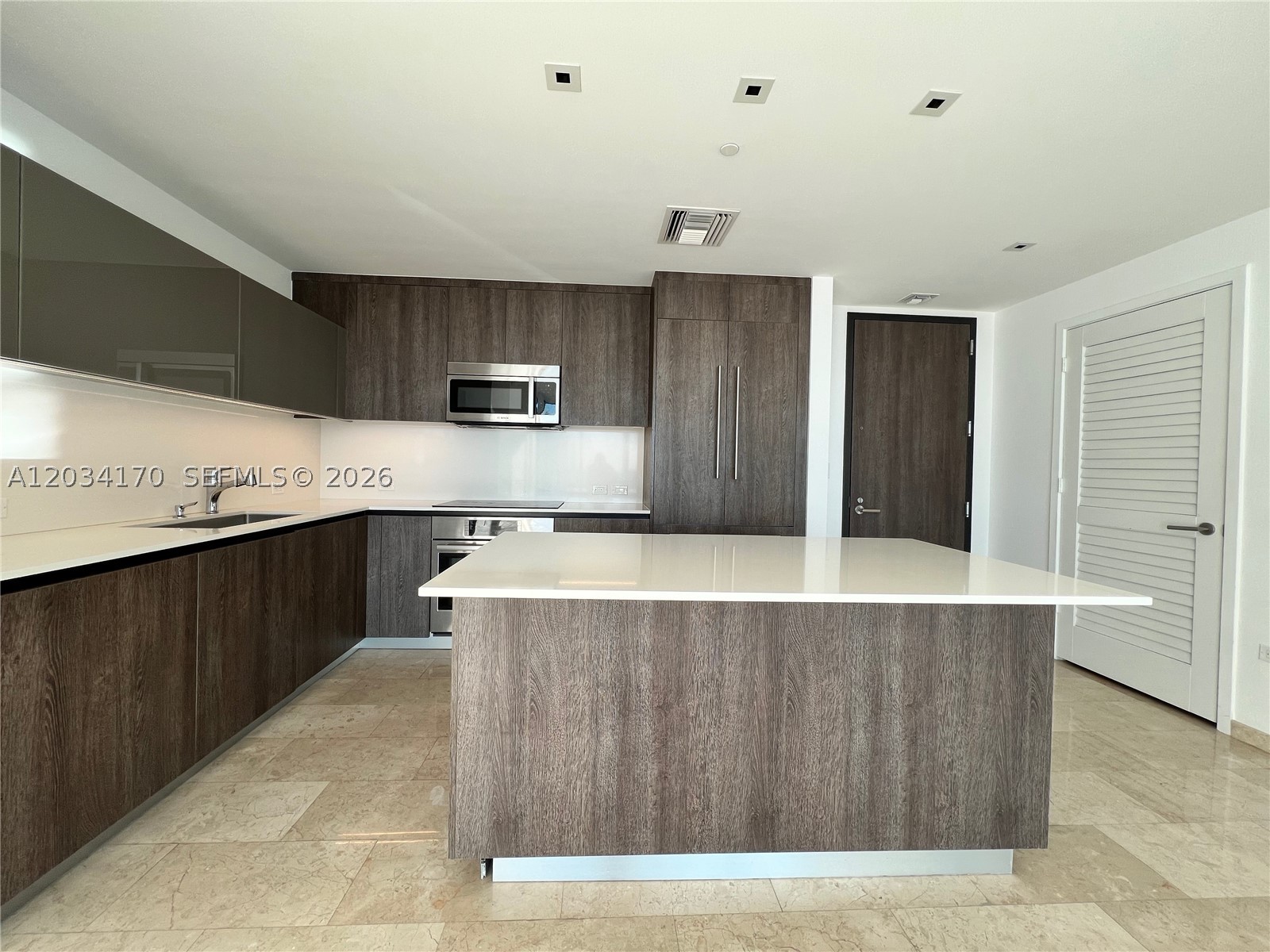REACH CONDO - Residential Lease