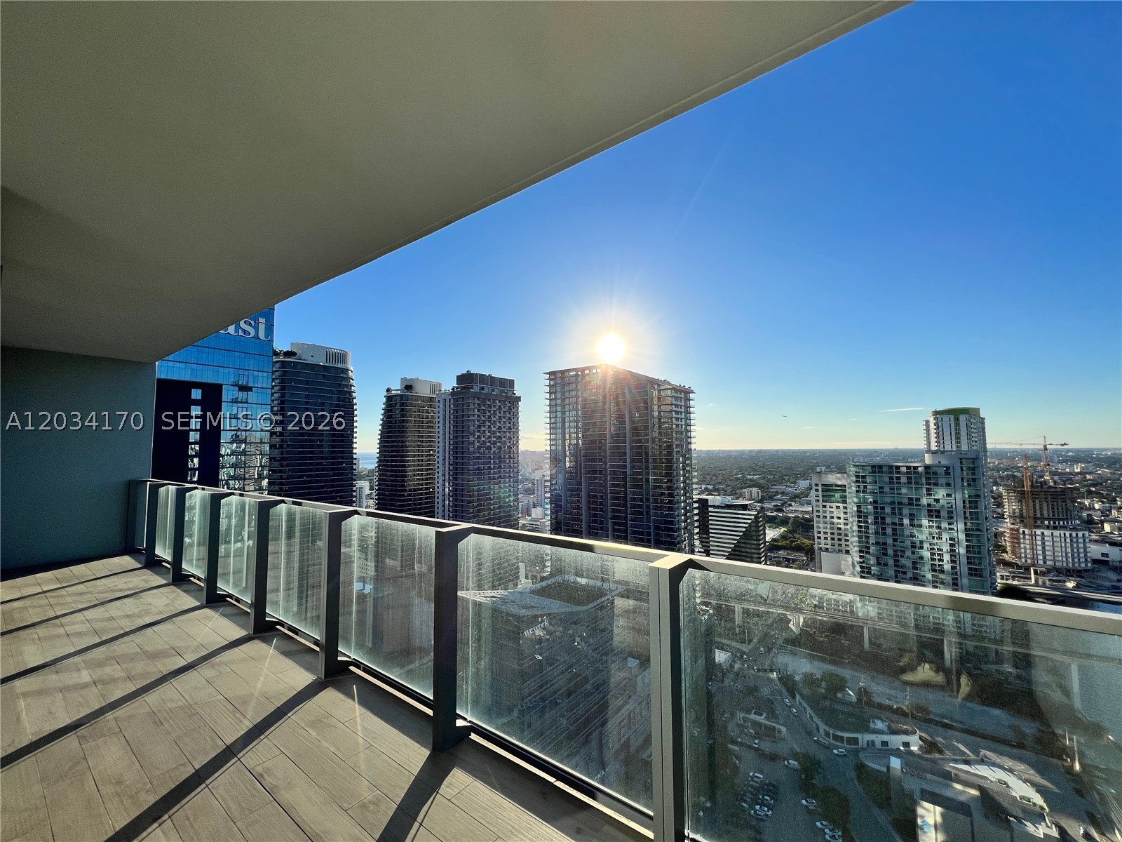 REACH CONDO - Residential Lease