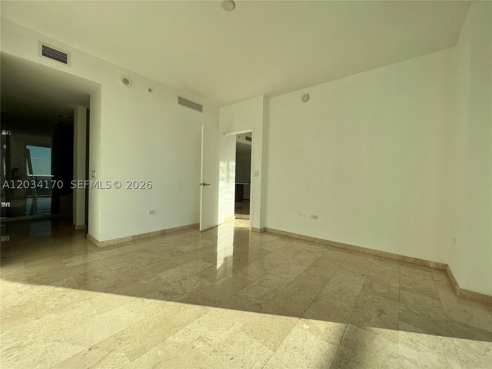 REACH CONDO - Residential Lease
