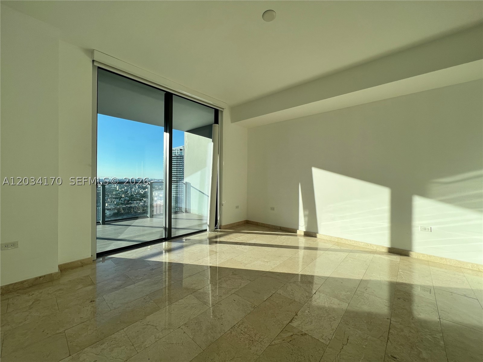 REACH CONDO - Residential Lease