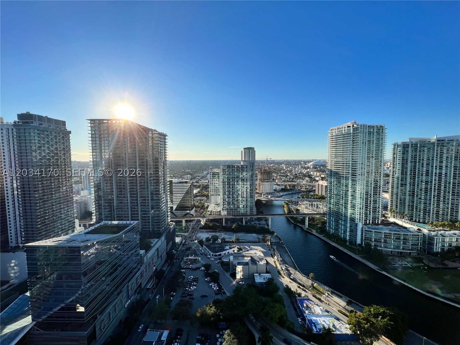 Stunning 1 Bedroom - 1 and a 1/2 Bathroom. Unit features floor to ceiling sliding glass doors, marble floors, over sized walk-in closet in master bedroom, modern Italian cabinetry, and beautiful views! REACH AT BCC is a 43-story tower developed by Swire Properties. This building features an expansive, half acre amenity deck which includes tropical gardens, BBQ Grills, outdoor fitness areas, fitness center, children's play area, and so much more!