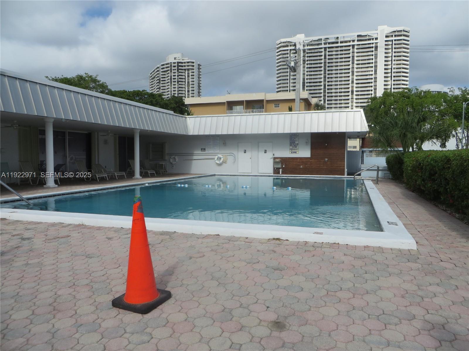 EDEN ISLES CONDO NO 7 - Residential