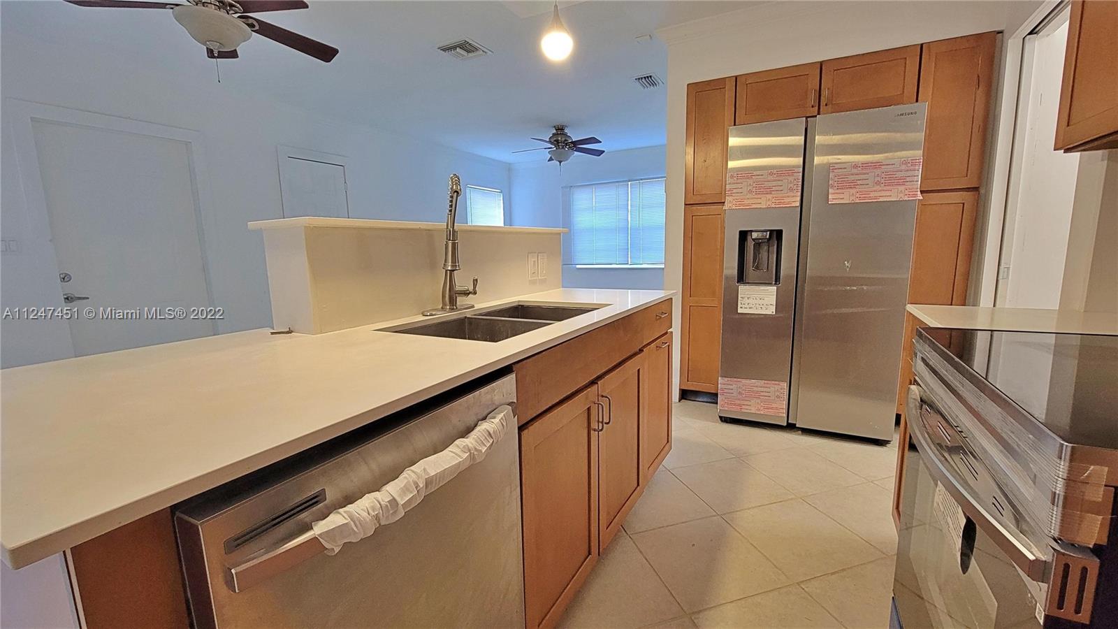 LAUDERDALE MANORS ADD - Residential