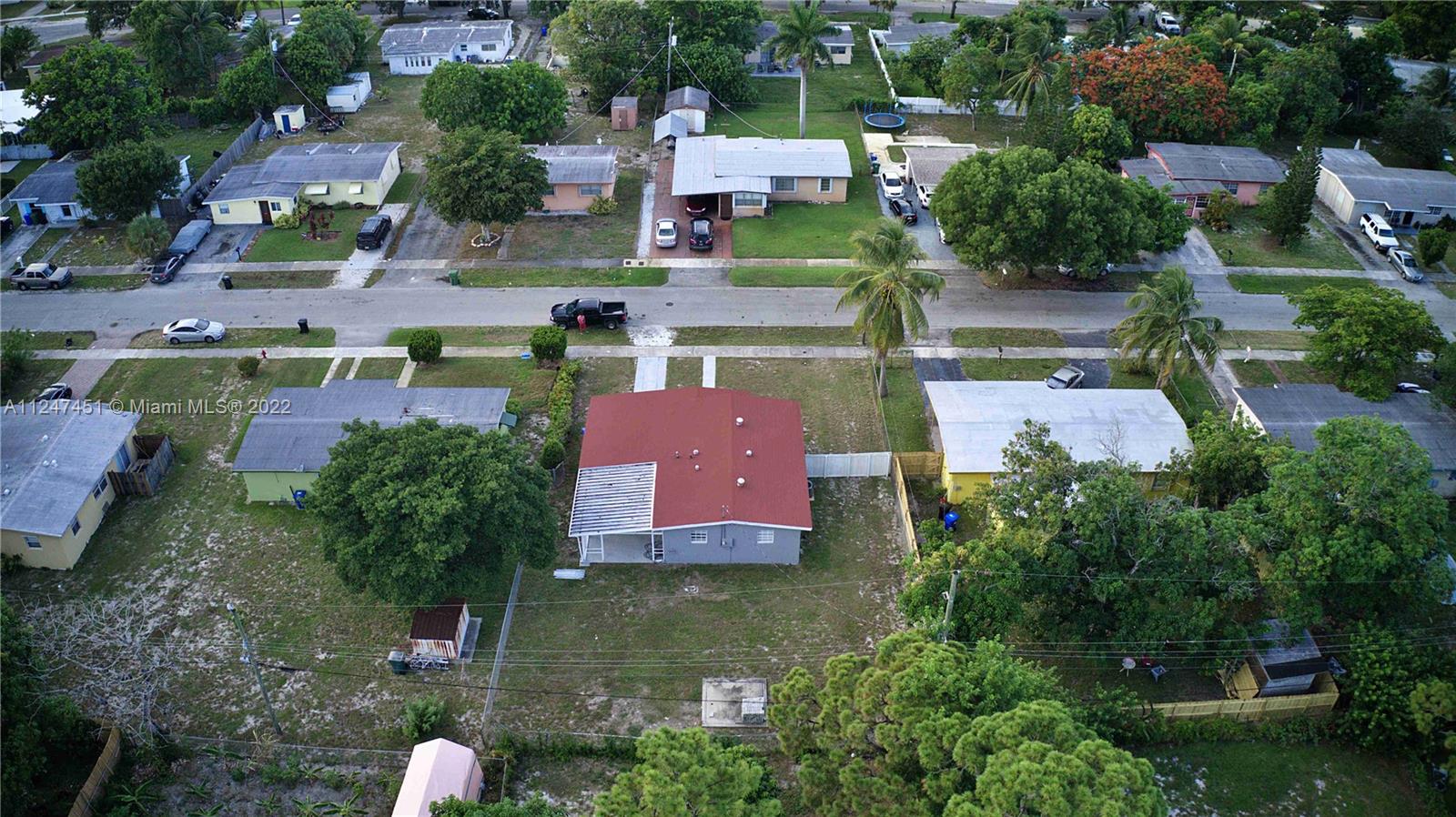 LAUDERDALE MANORS ADD - Residential