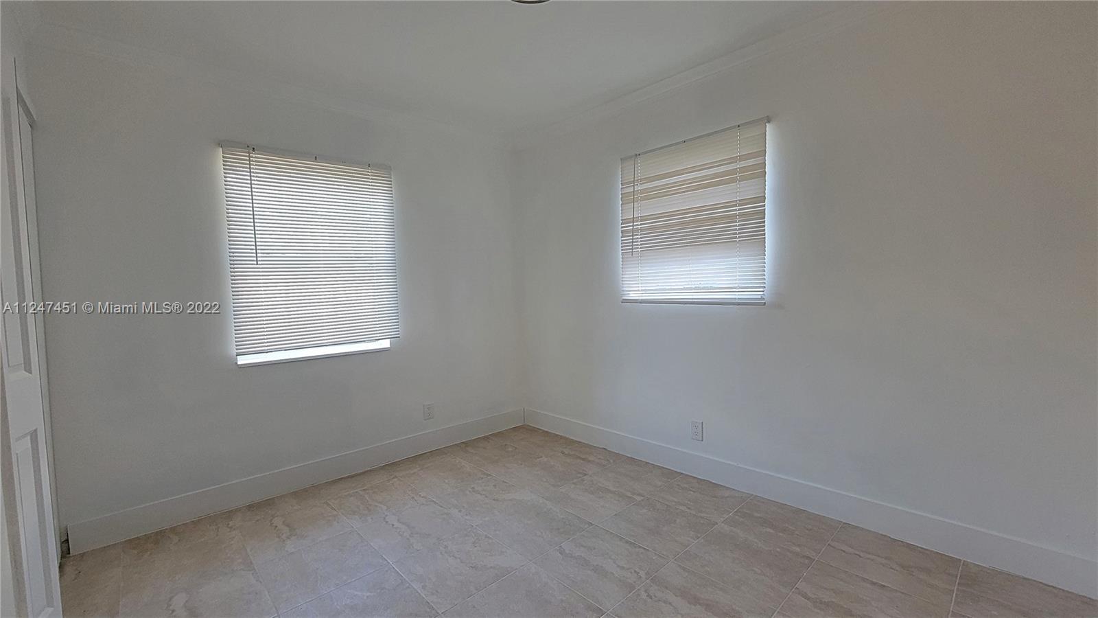 LAUDERDALE MANORS ADD - Residential