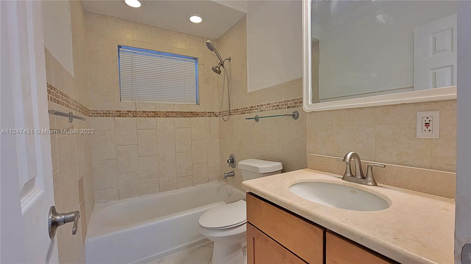 LAUDERDALE MANORS ADD - Residential