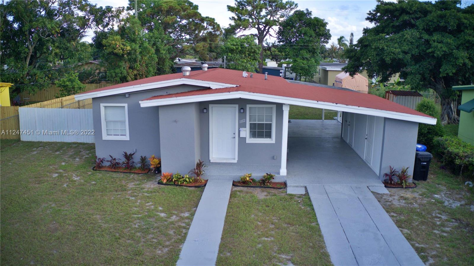 LAUDERDALE MANORS ADD - Residential