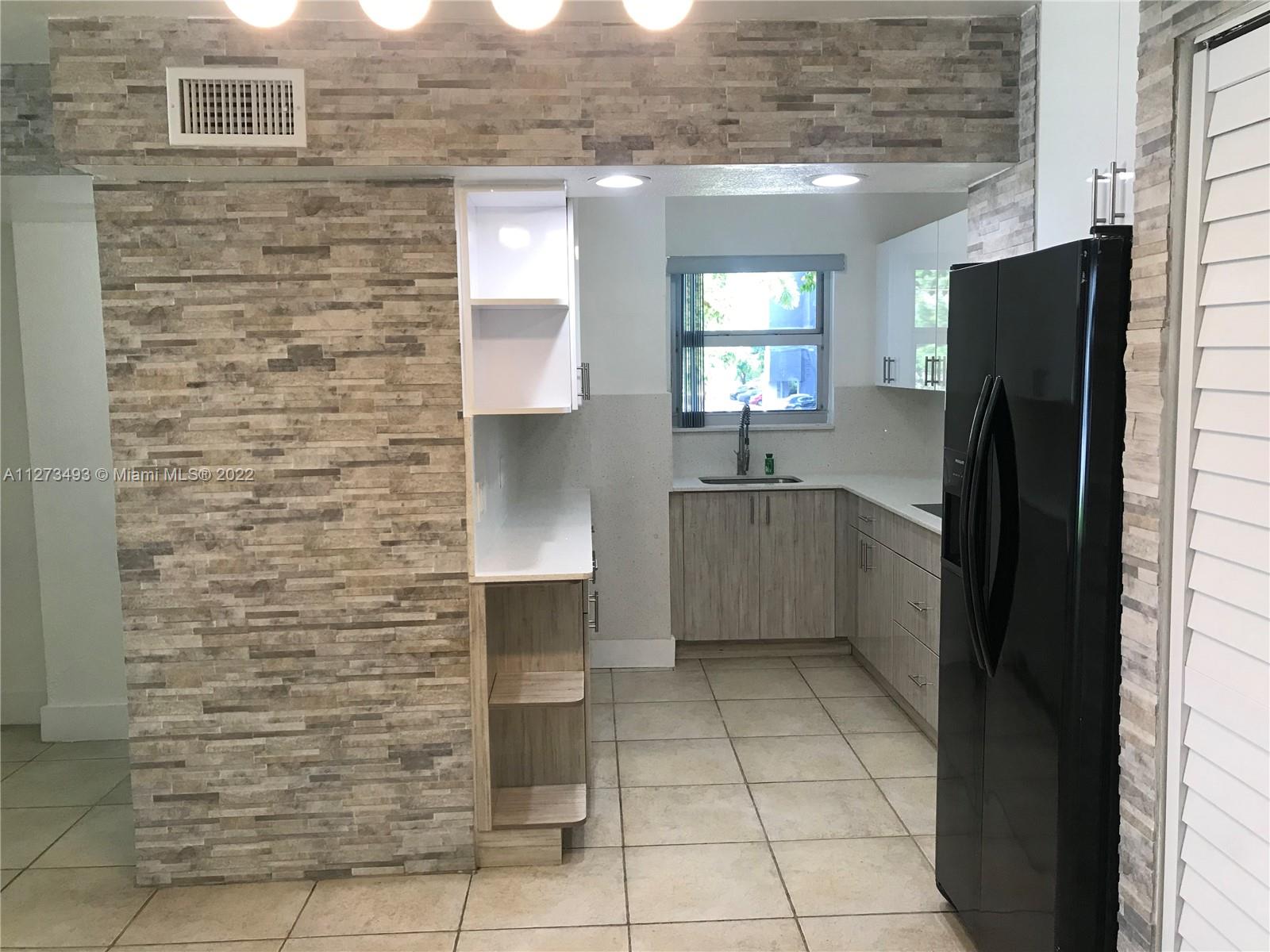 THE GREENS CONDO - Residential Lease