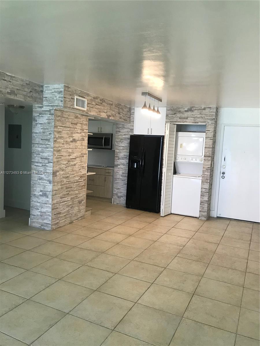 THE GREENS CONDO - Residential Lease