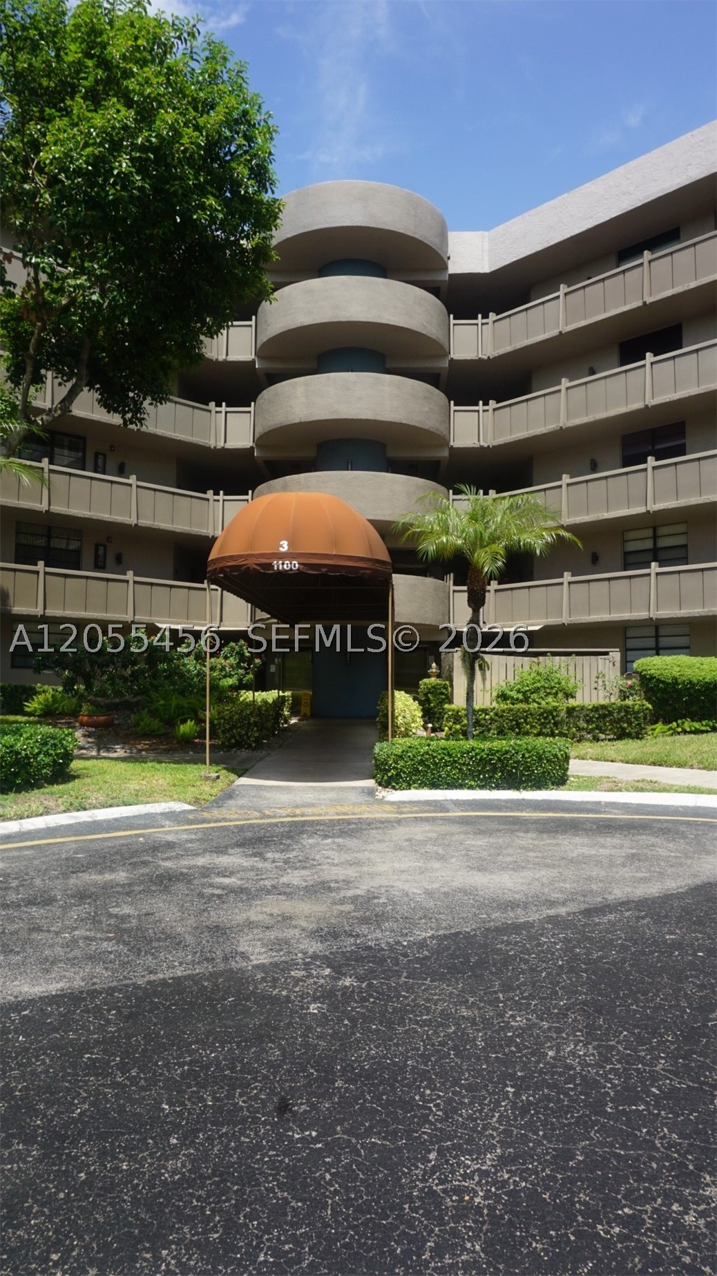 COLONY POINT 3 CONDO - Residential