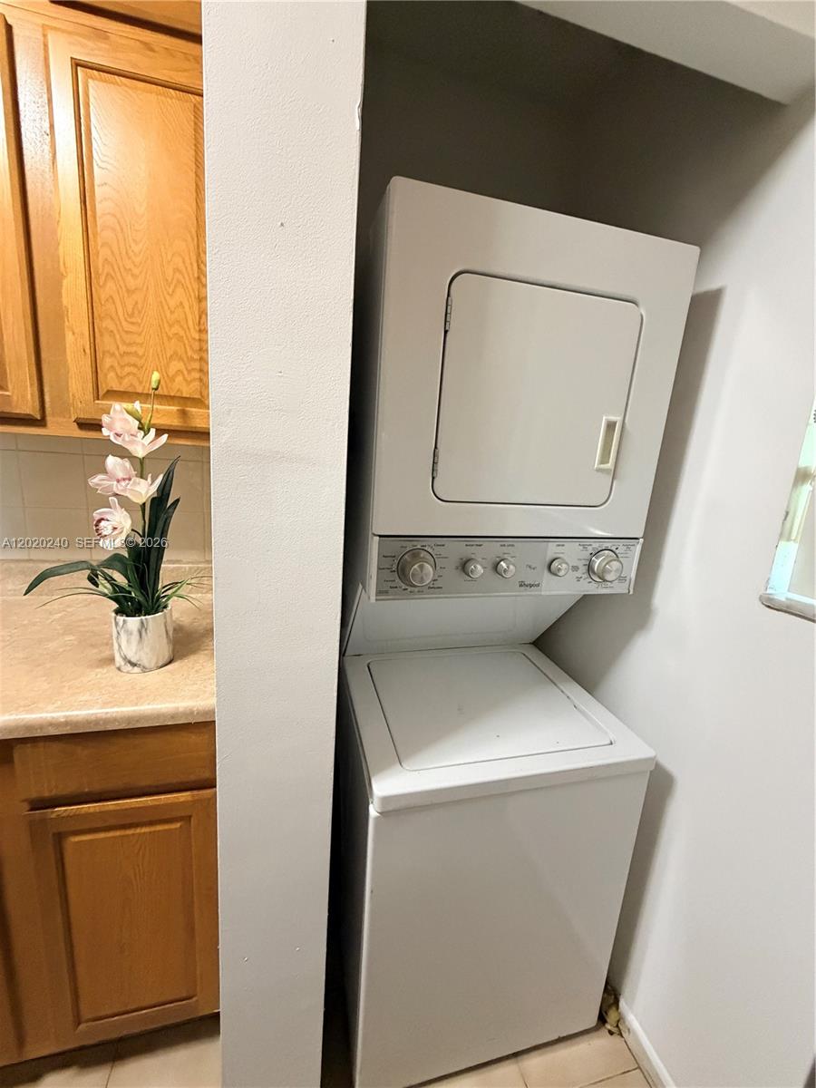 TIVOLI TRACE CONDO NO 5 - Residential