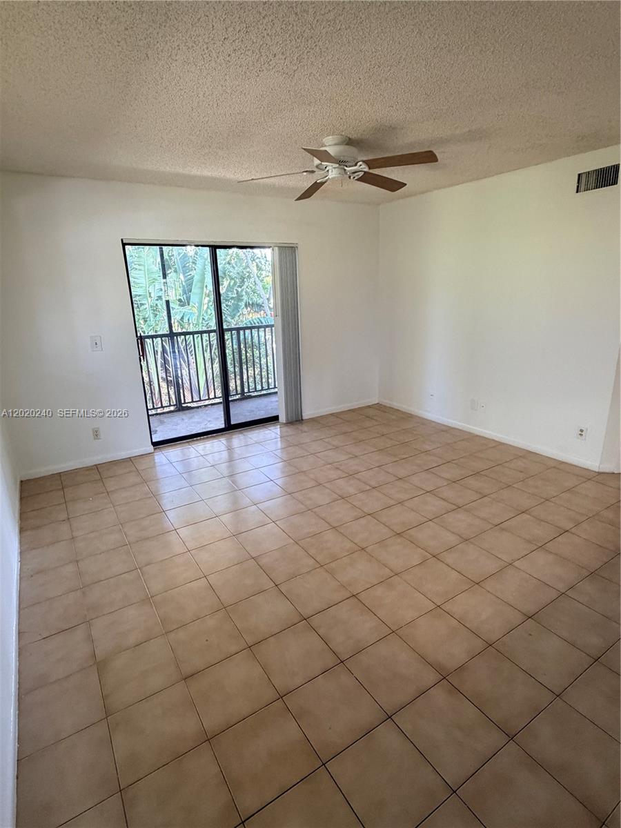 TIVOLI TRACE CONDO NO 5 - Residential