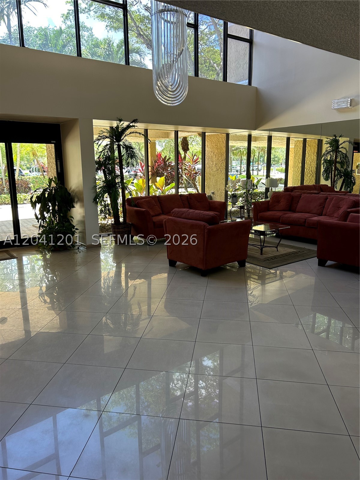 BLDG 7 OF COUNTRY CLUB AP - Residential