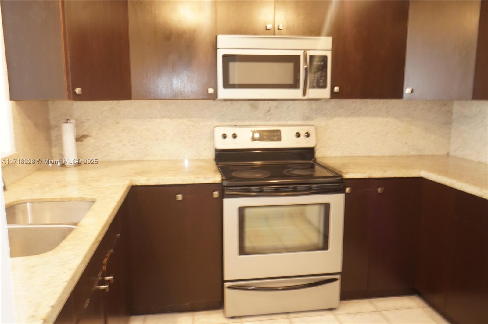 VENETIA CONDO - Residential