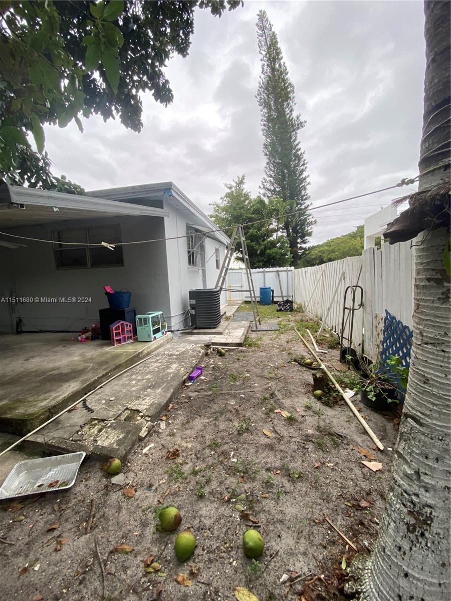 PALMLAND PARK - Residential