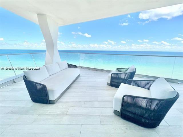 JADE SIGNATURE CONDO - Residential