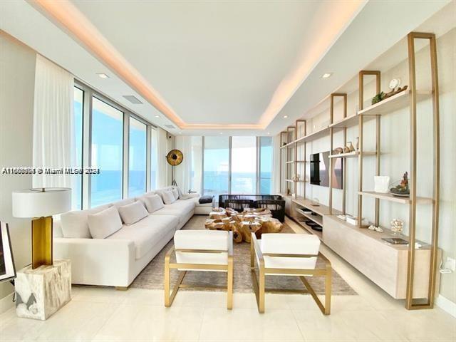 JADE SIGNATURE CONDO - Residential