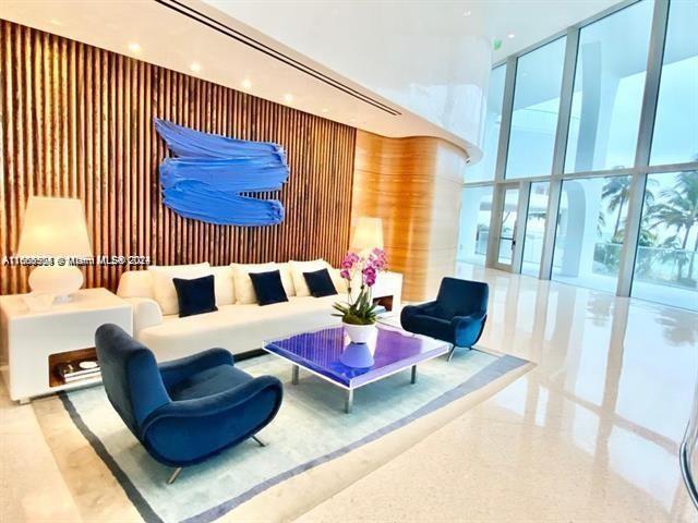 JADE SIGNATURE CONDO - Residential