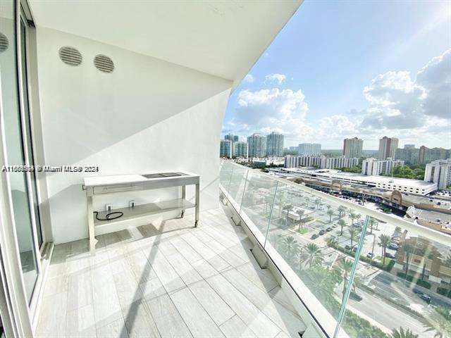 JADE SIGNATURE CONDO - Residential