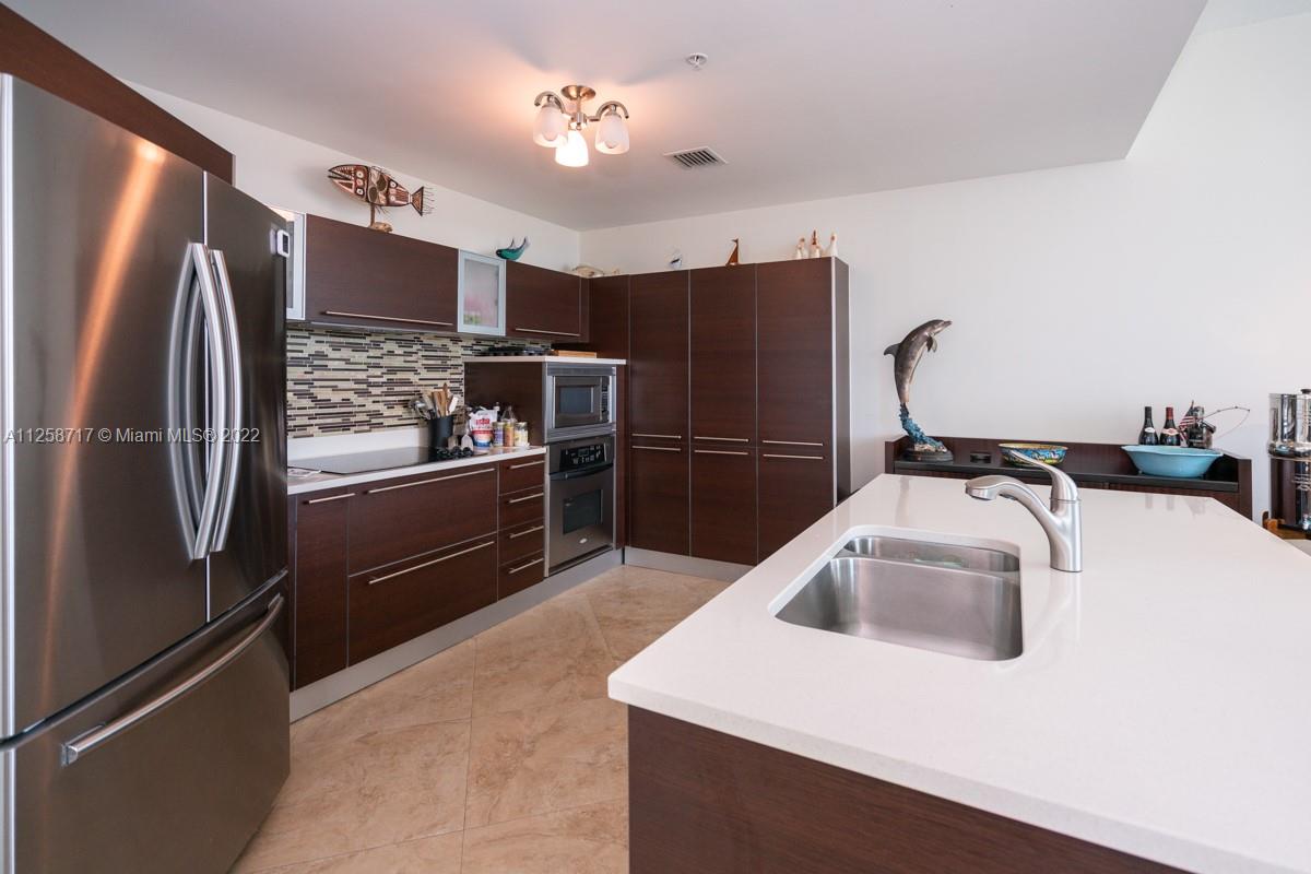 QUANTUM ON THE BAY CONDO - Residential