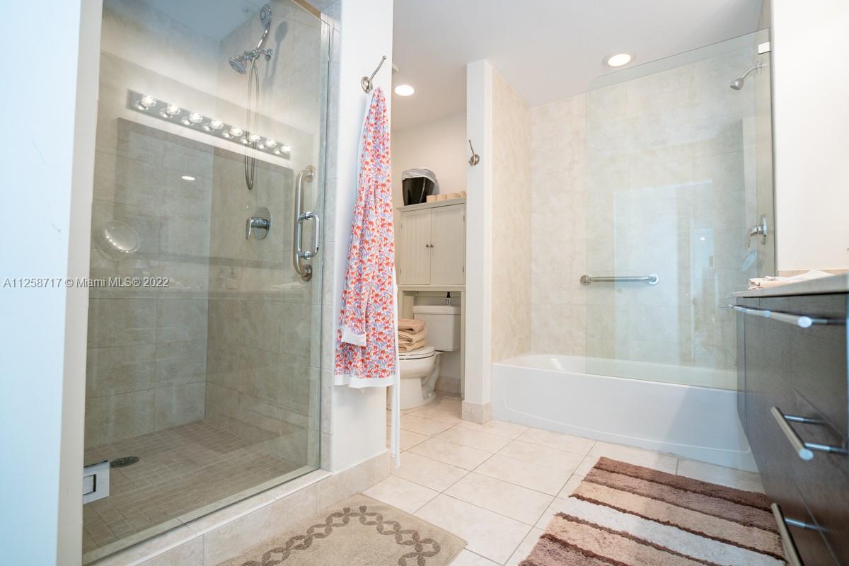 QUANTUM ON THE BAY CONDO - Residential