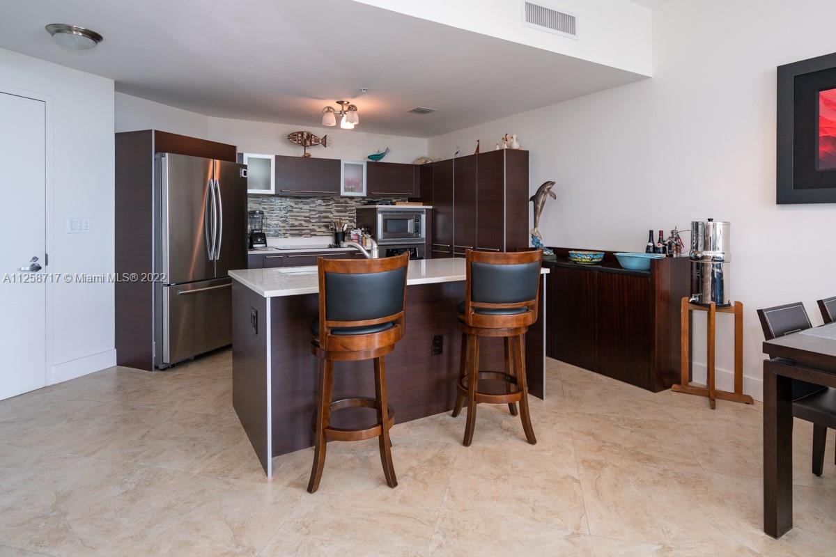 QUANTUM ON THE BAY CONDO - Residential