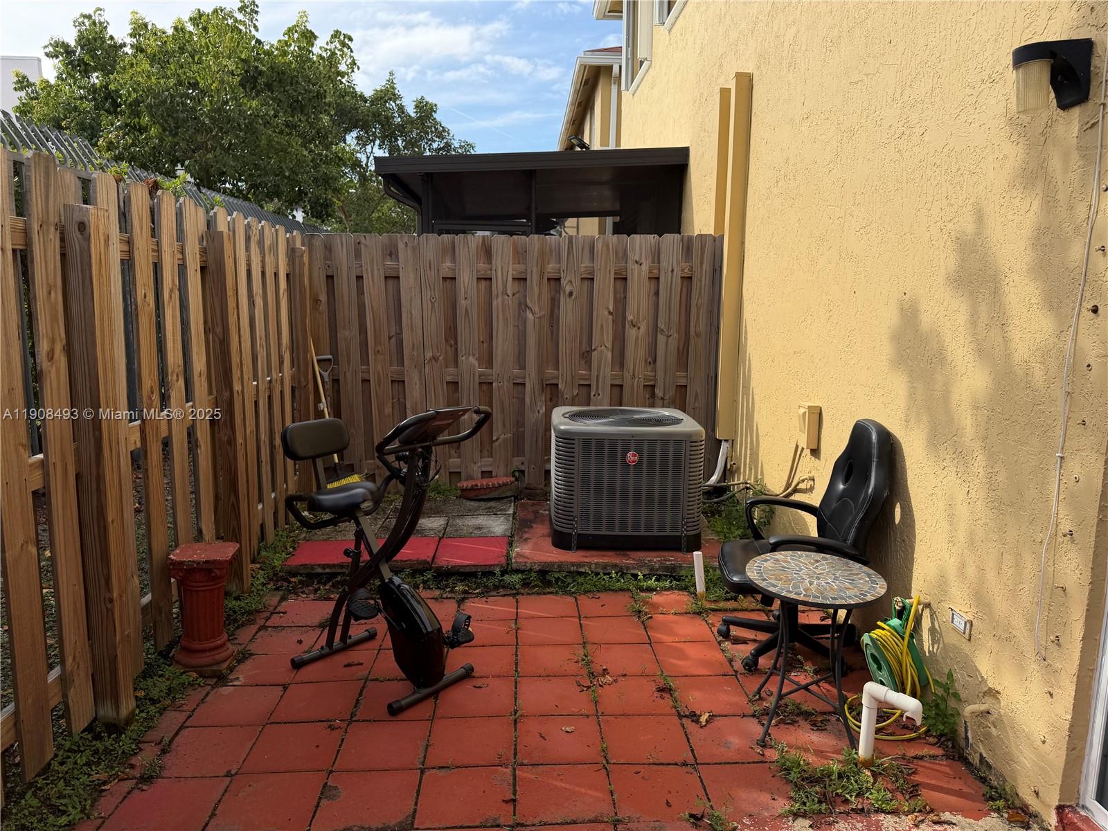 SIERRA RIDGE CONDO H - Residential