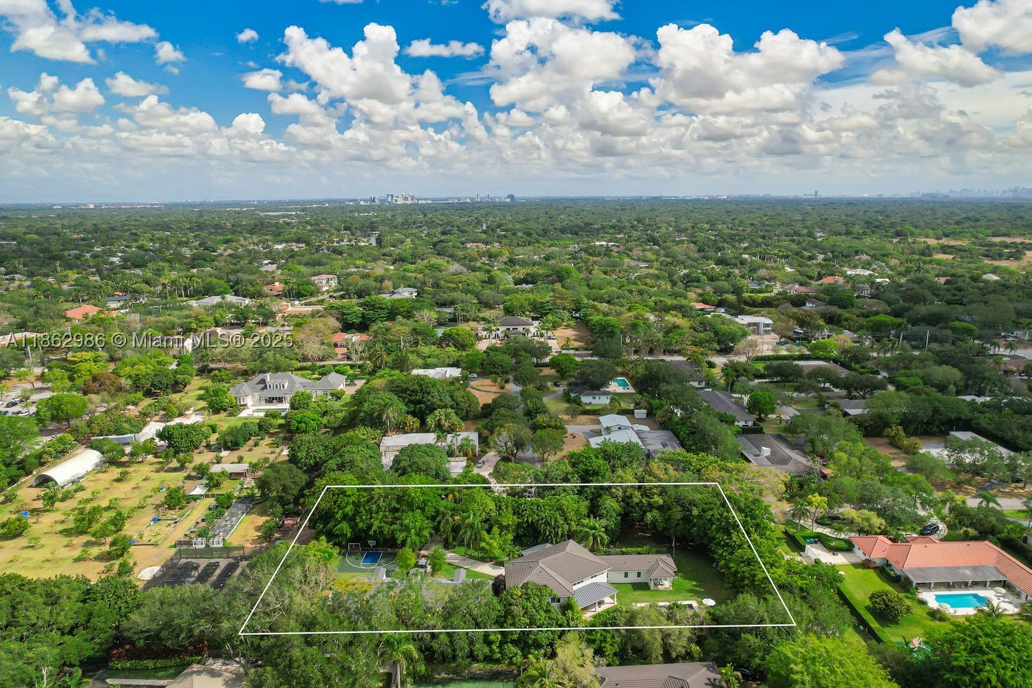 PARADISE GROVE - Residential