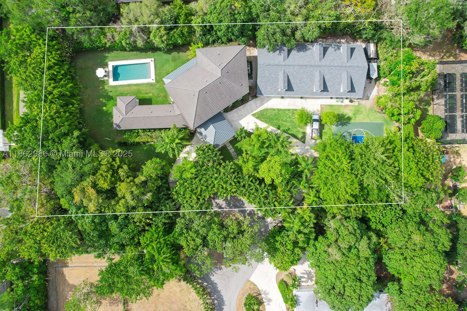 PARADISE GROVE - Residential