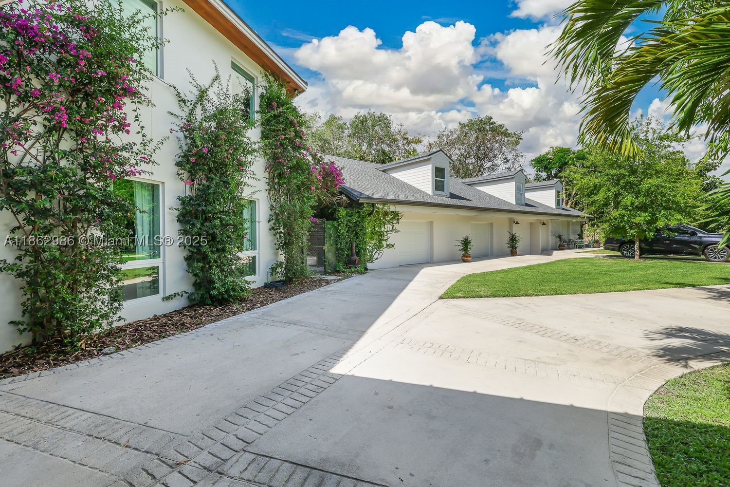 PARADISE GROVE - Residential