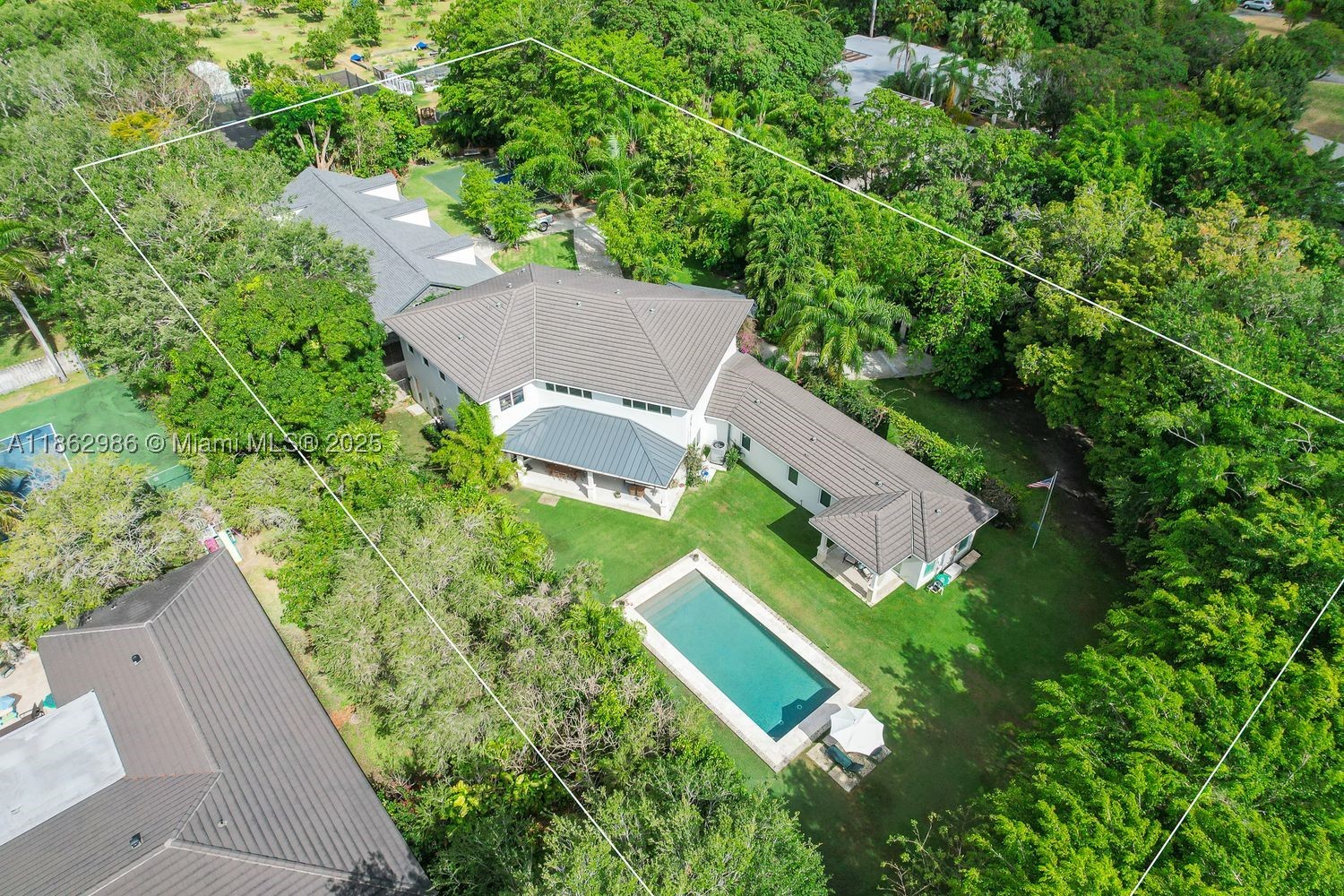 PARADISE GROVE - Residential