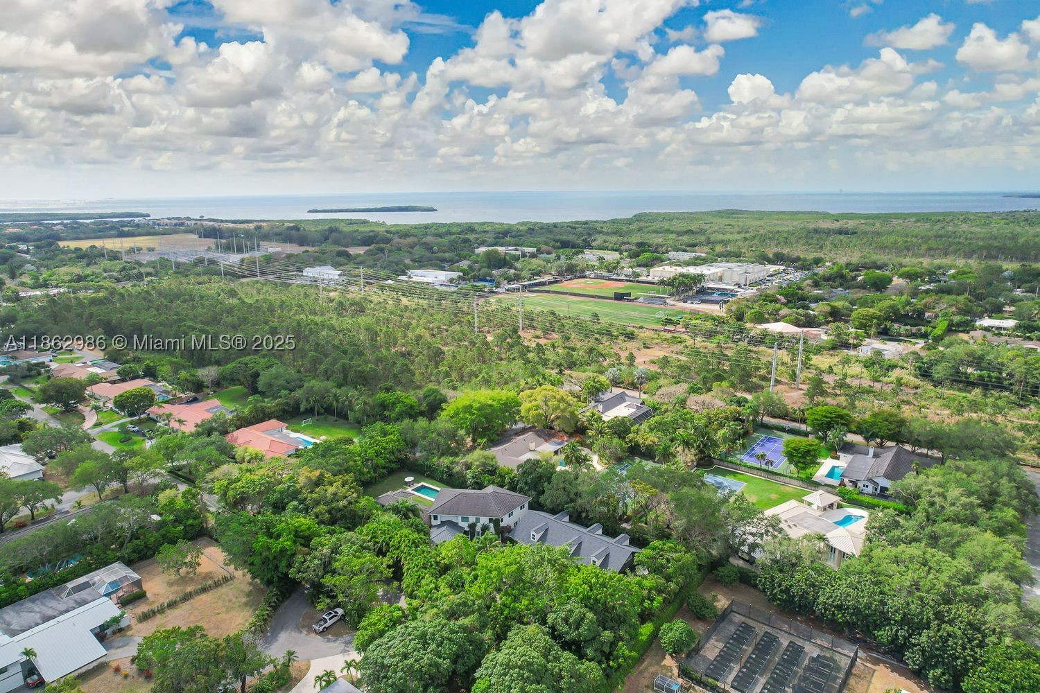 PARADISE GROVE - Residential