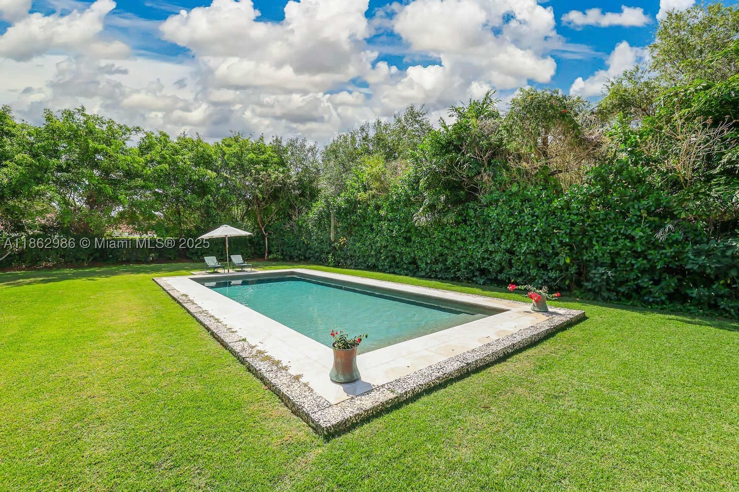 PARADISE GROVE - Residential