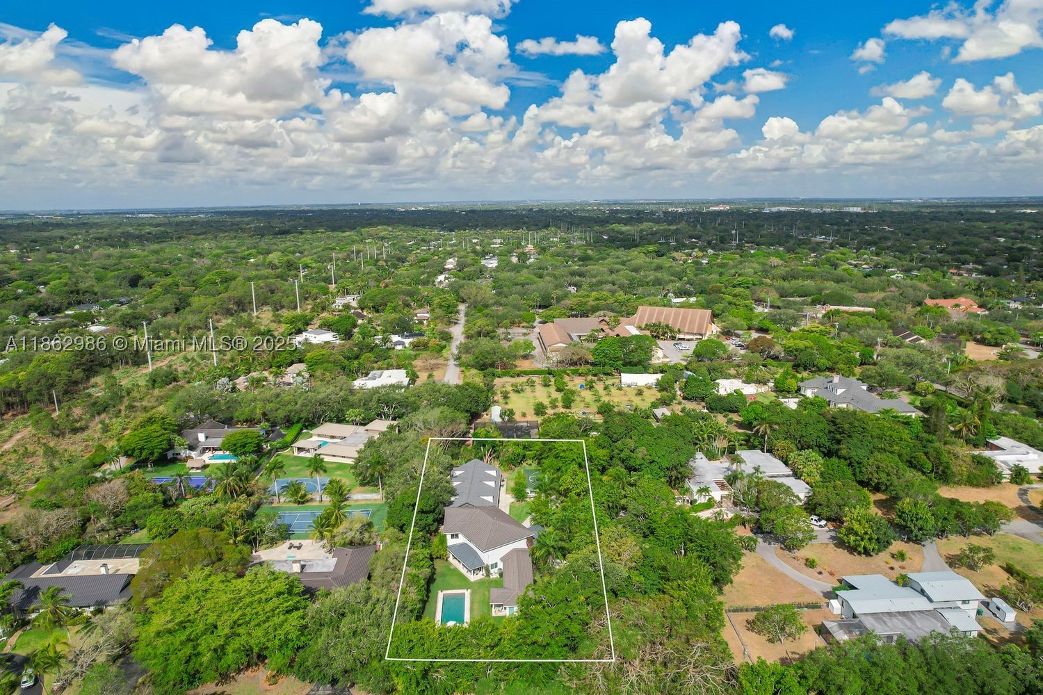 PARADISE GROVE - Residential