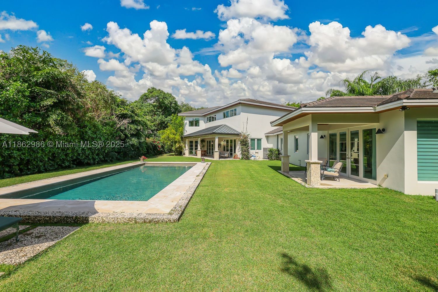 PARADISE GROVE - Residential