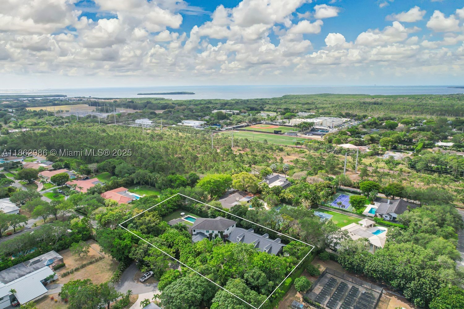 PARADISE GROVE - Residential