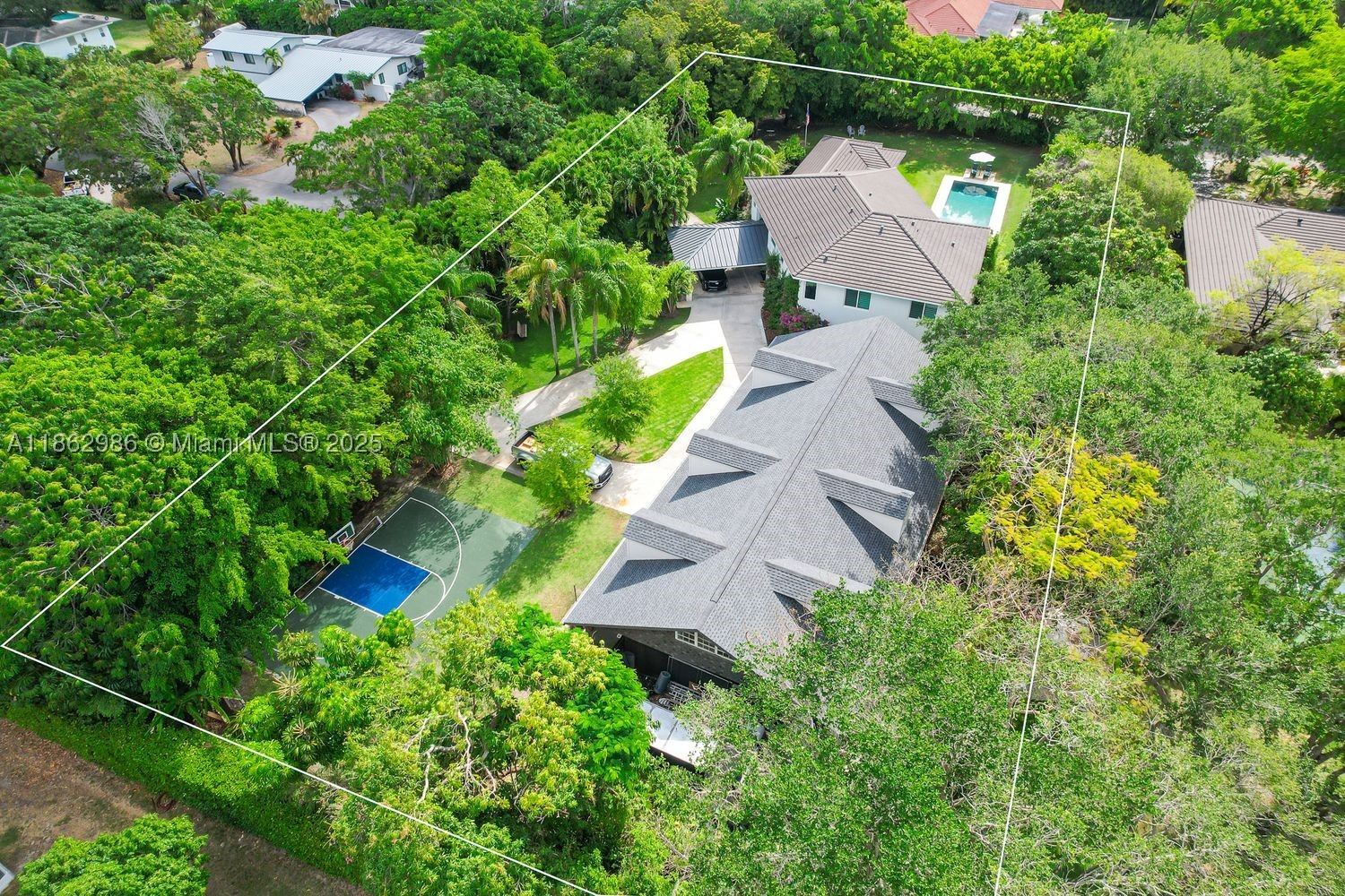 PARADISE GROVE - Residential