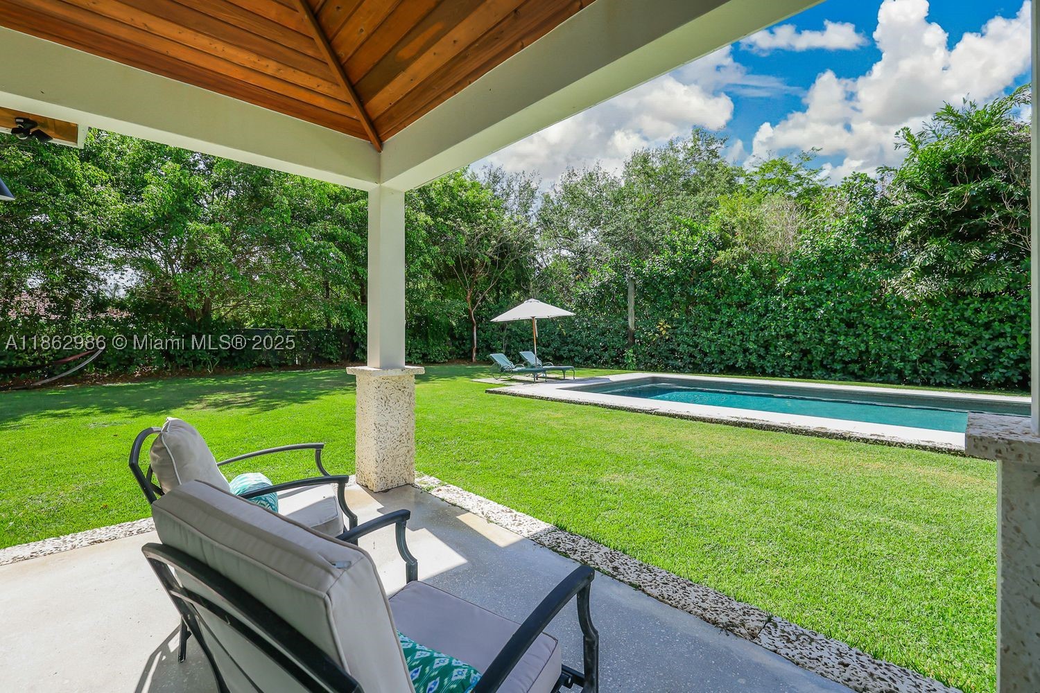 PARADISE GROVE - Residential
