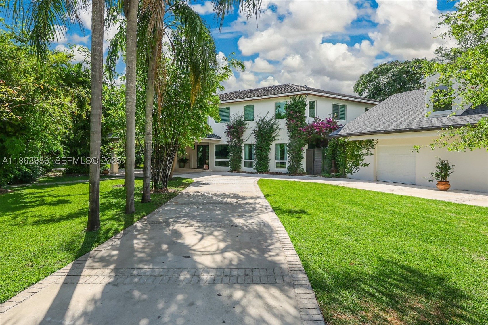 PARADISE GROVE - Residential