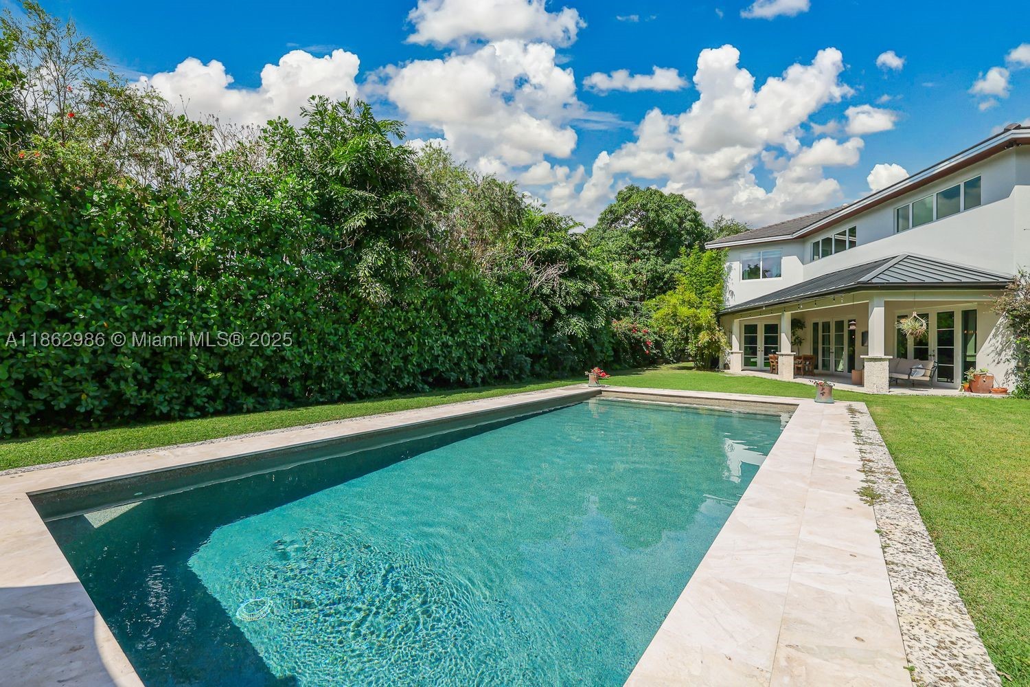 PARADISE GROVE - Residential