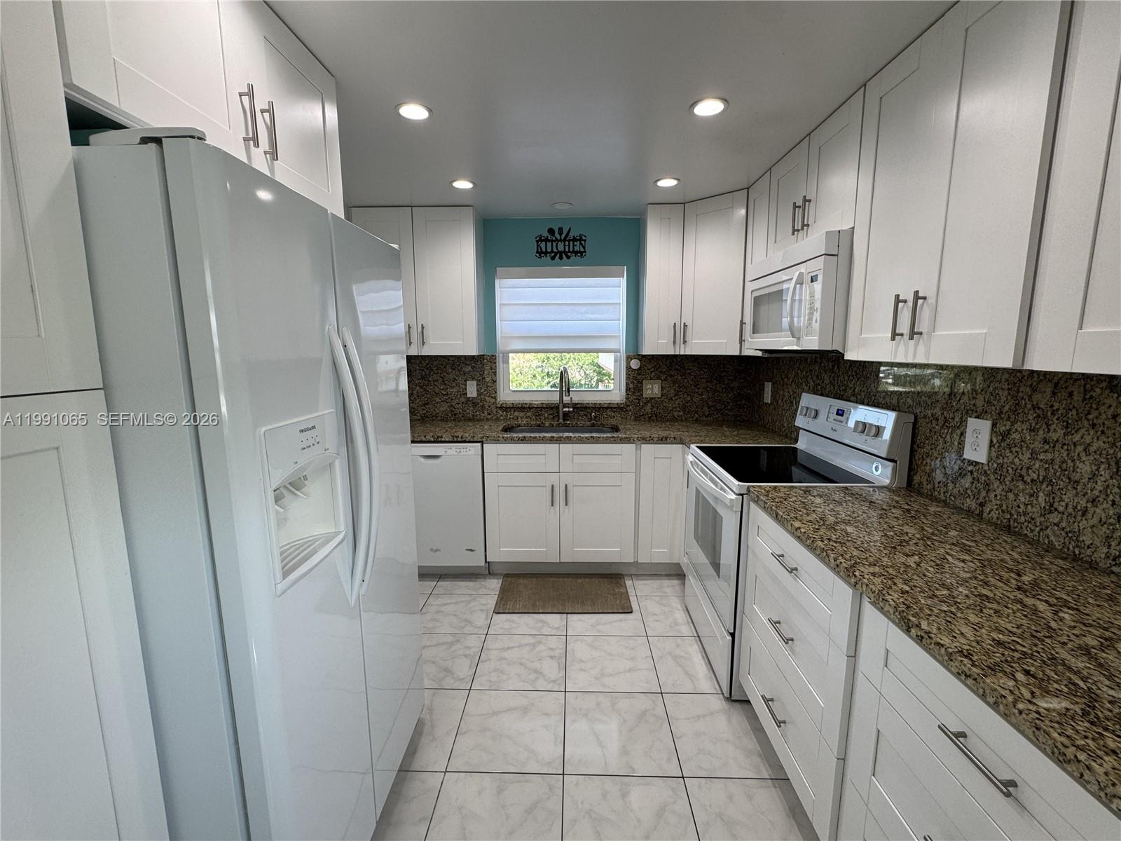 BEVERLY HILLS CONDO 12 - Residential